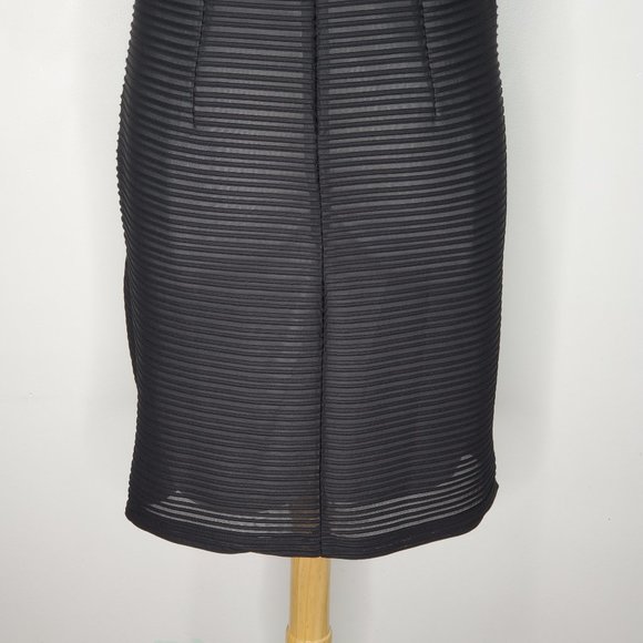 Dressbarn Collection Black Pintuck Texture Cap Sleeve Sheath Dressy Dress Sz 16 - Picture 9 of 13
